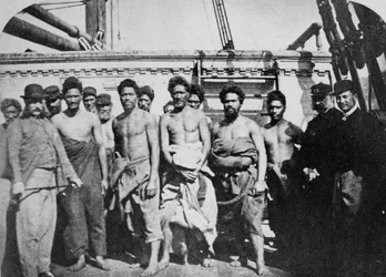 Maorifångar ombord på en fängelsehulk i Wellingtons hamn, 1866