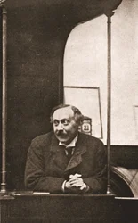 Herbert Gladstone i vittnesbåset vid rättegången mot Emmeline Pankhurst och andra