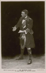 Mr Seymour Hicks, som Angus Graeme i The Gay Gordons