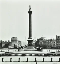 Nelsons Column, Trafalgar Square, Westminster LB: blickar söderut från National Gallery, 1870