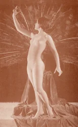 Nudistisk konst: Vanity (svartvitt foto)