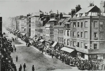 Saint Jamess Street, Westminster LB: ser norrut från Pall Mall, 1889