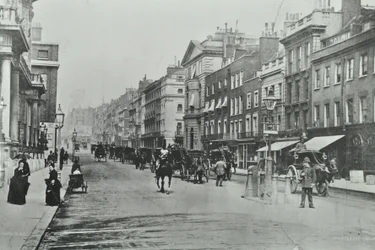 Saint Jamess Street, Westminster LB: ser norrut från Pall Mall, 1895