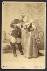 Den första föreställningen av Gilbert och Sullivans komiska opera "Utopia, Limited"