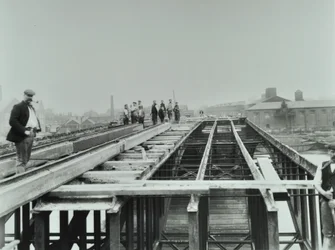 Vauxhall Bridge: rivning, 1898