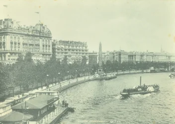 Victoria Embankment, Westminster LB: tittar norrut från Hungerford Bridge, 1895