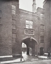 Utsikt över Lincolns Inn Gateway, London, 1876