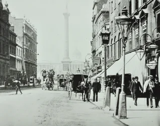 Whitehall, Westminster LB: Whitehall ser till Trafalgar Square, 1895