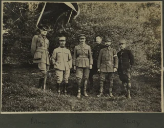 William Lawrence Bragg och Harold Roper Robinson med andra, Vosges, 1915