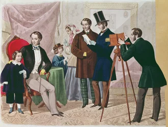Ett besök hos fotografen, 1857 (färggravyr)