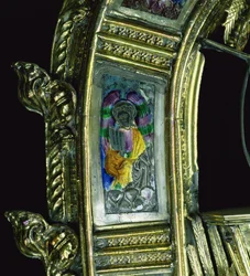 Ängel som spelar en portativ orgel, detalj från crozier av William of Wykeham (ca 1320-1404) (förgylld och champleve-emalj) (se 205100-32)