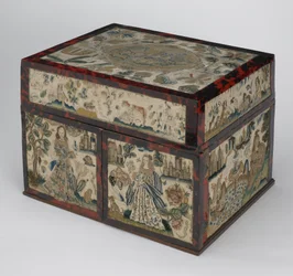 Broderad kista, ca 1660 (silke, canvas, trä, sköldpaddsskal och silverfästen)