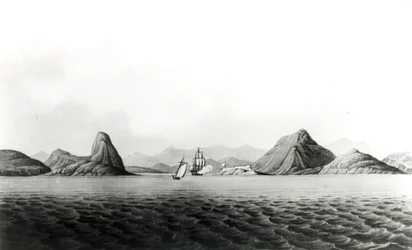 Ingången till hamnen i Rio de Janeiro (bw print)
