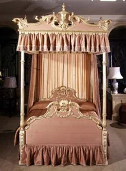 George III himmelssäng, sent 1700-tal (hugget och målat förgyllt trä)