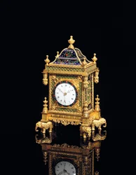 George III musikal och kvartsklingande liten bordsklocka, Howlett & Horne, London, ca 1780