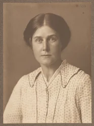 Harriet Weaver, oktober 1916 (sepiafoto)