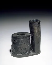 Bläckhus med pennhållare, 1600-tal (tenn)