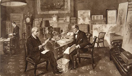 Mr. Winston Churchill i sitt rum på amiralitetet, i samråd med amiral of the Fleet Lord Fisher of Kilverstone, från The Illustrated London News, 19 december 1914 (fotogravyr)