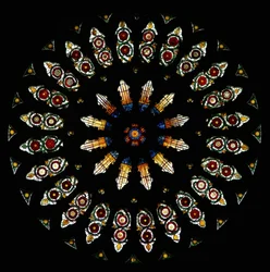 Rose fönster som symboliserar föreningen av husen i Lancaster och York