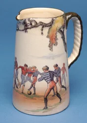Royal Doulton kanna med gamla engelska fotbollsscener (keramik)
