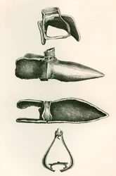 Stirrups and Sollerets, från The British Army: Its Origins, Progress and Equipment, publicerad 1868.