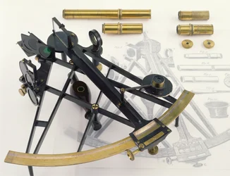 Ten Inch Sextant, troligen av George Adams (1750-95), signerad av återförsäljaren William Healer (1763-1815) (mässing med original oxiderad finish)