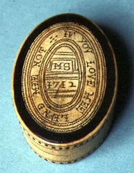 Tobakslåda, 1712 (trä)