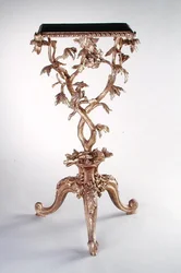 Stativbord, ca 1760 (förgyllt trä)