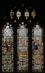Fönster n3 som visar St Patrick, St George, St Andrew