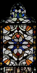 Fönster n4 som visar grisaille & geometriskt mönster