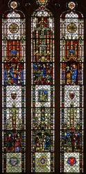 Fönster w31 som visar ett sammansatt fönster med St Edmund, St William, St George, Annunciation, Adoration of the Magi