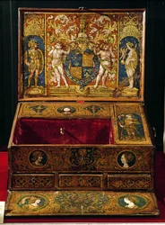 Skrivlåda eller bordsskrivbord, troligen målad av Lucas Hornebolte (c.1492-1544) c.1525-27 (valnöt & ek med målat & förgyllt läder)