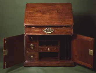 Skrivbord, sent 1700-tal (mahogny)