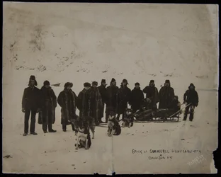 Canadian Bank of Commerce New Years Party, Dawson, Y.T., fotograf, Hegg & Co., odaterad (s/v foto)