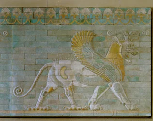 Bevingad tjur, färgat glaserat kakel, från palatset i Susa, Iran...