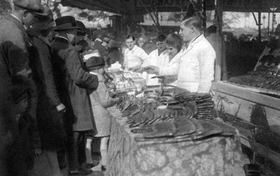 Pepparkaksförsäljare, Paris, 1931