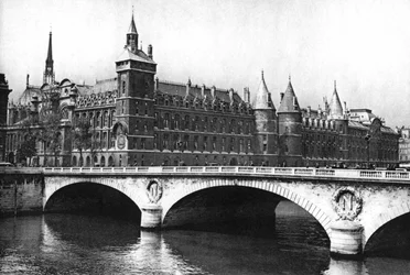 Utsikt över domstolen och Pont Neuf från floden Seine, Paris, 1931.