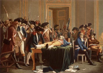 Morgonen den 10:e Thermidor År II; Maximilien de Robespierre, med en bruten käke, spridd på ett bord (chromolitho)
