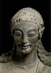 ETRUSKANSK KONST: Apollo (detalj). ca 510-490 f.Kr. Från Veius, helgedom i..., ca 510-490 f.Kr. (terrakotta)