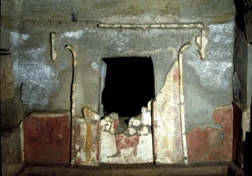 Etruskisk civilisation: ingången till Francois grav i nekropolen Ponte Rotto, 300-talet f.Kr. Vulci, Italien