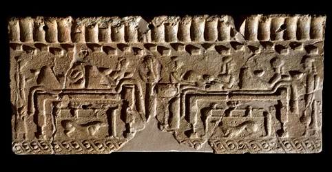 Etruskisk civilisation: terrakottafris prydd med en bankettscen. 580 f.Kr. Dim. 24x54 cm. Från Murlo Palace. Murlo, Antiquarium Comunale