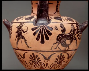 Hydria med representation av Hercules som skjuter en pil på kentauren Nessus, Deianira är den andra från höger, terrakotta, 450-400 f.Kr.