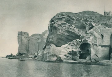 Ingången till en svavelkälla, Ischia, Italien, 1927