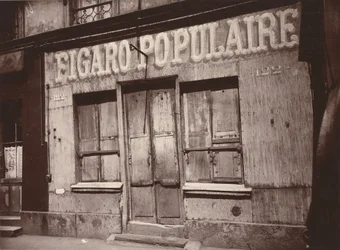 Le Figaro populaire, 122 Boulevard de la Villette (barberarbutikens fasad, 122 Boulevard de la Villette)