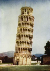 Lutande tornet i Pisa