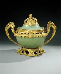 Louis XV pot-pourri vas (ormolu-monterad kinesiskt celadon porslin)