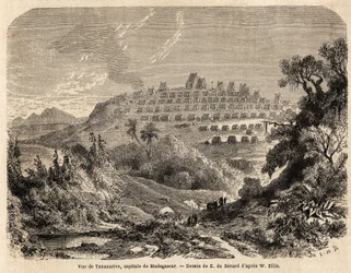 Vy över Tananarive, Madagaskars huvudstad, teckning av Evremond de Berard (1824-1881), för att illustrera Ida Pfeiffers resa till Madagaskar 1857. Gravyr i ”” Le tour du monde”” 1861. Selvas samling.