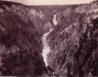 Grand Canyon of the Yellowstone och vattenfall