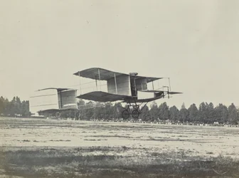 [Tidig flygplansprototyp]