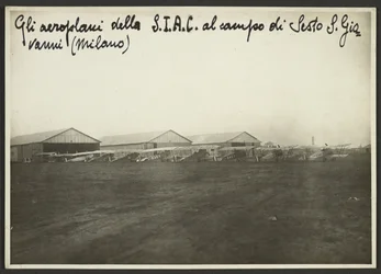 S.I.A.C.-flygplanen på Sesto S. Giovanni-fältet (Milano)
